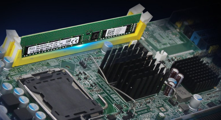 同時配置了工業(yè)級內(nèi)存，性能更加穩(wěn)定。