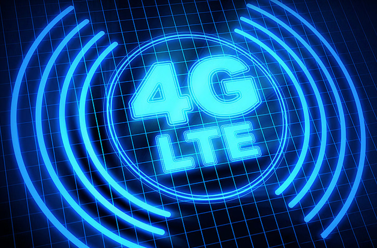 支持多種網(wǎng)絡(luò)通信：主板自帶1給miniPCIe插槽和1個(gè)SIM卡槽，支持?jǐn)U展WiFi模塊或4G模塊，配置靈活，實(shí)現(xiàn)WiFi和4G無限暢聯(lián)，輕松實(shí)現(xiàn)無線網(wǎng)絡(luò)通訊。